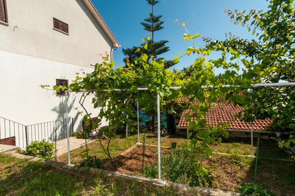 Apartments & Rooms Bianca Mali Lošinj Exteriör bild